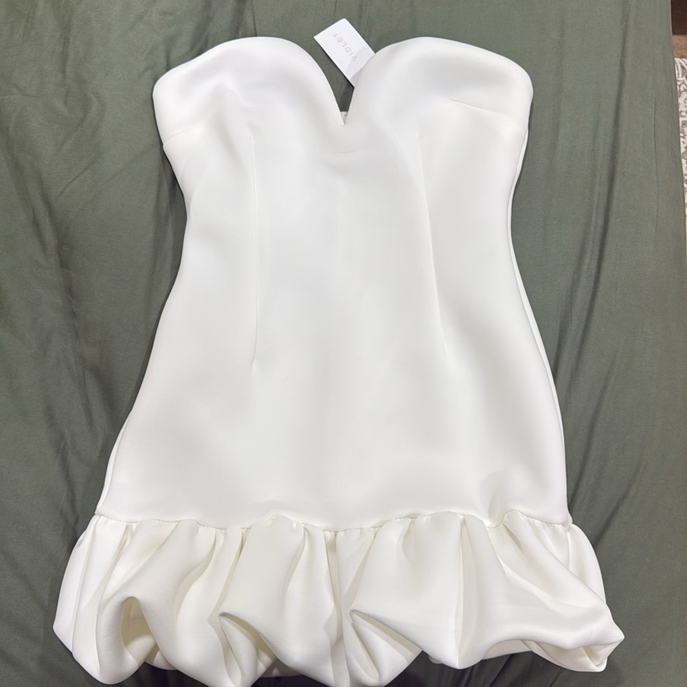 True Violet white sweetheart neckline bubble hem dress NWT